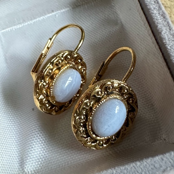 1928 Brand Moonstone Gold Tone Oval Drop Earrings Leverback Vintage 80’s USA - Picture 3 of 10